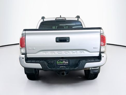 Used 2017 Toyota Tacoma Limited w/ Tow Package AWD/4WD image 7