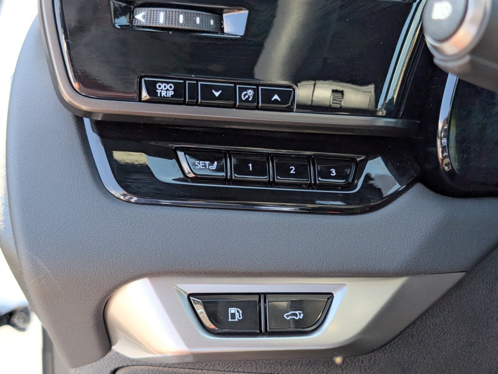 Used 2025 Lexus RX 350h AWD/4WD image 23
