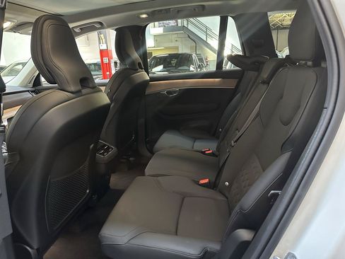 Used 2025 Volvo XC90 B6 Core w/ Protection Package AWD/4WD image 16