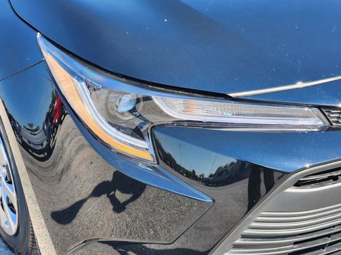 Used 2025 Toyota Corolla LE image 9