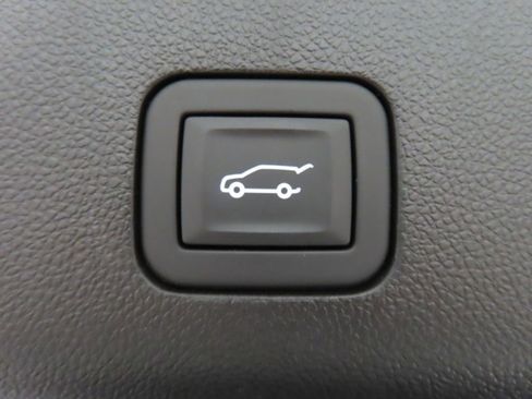 Used 2023 GMC Yukon Denali image 38