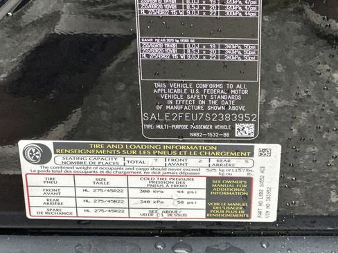 Certified 2025 Land Rover Defender 130 X-Dynamic SE AWD/4WD image 22