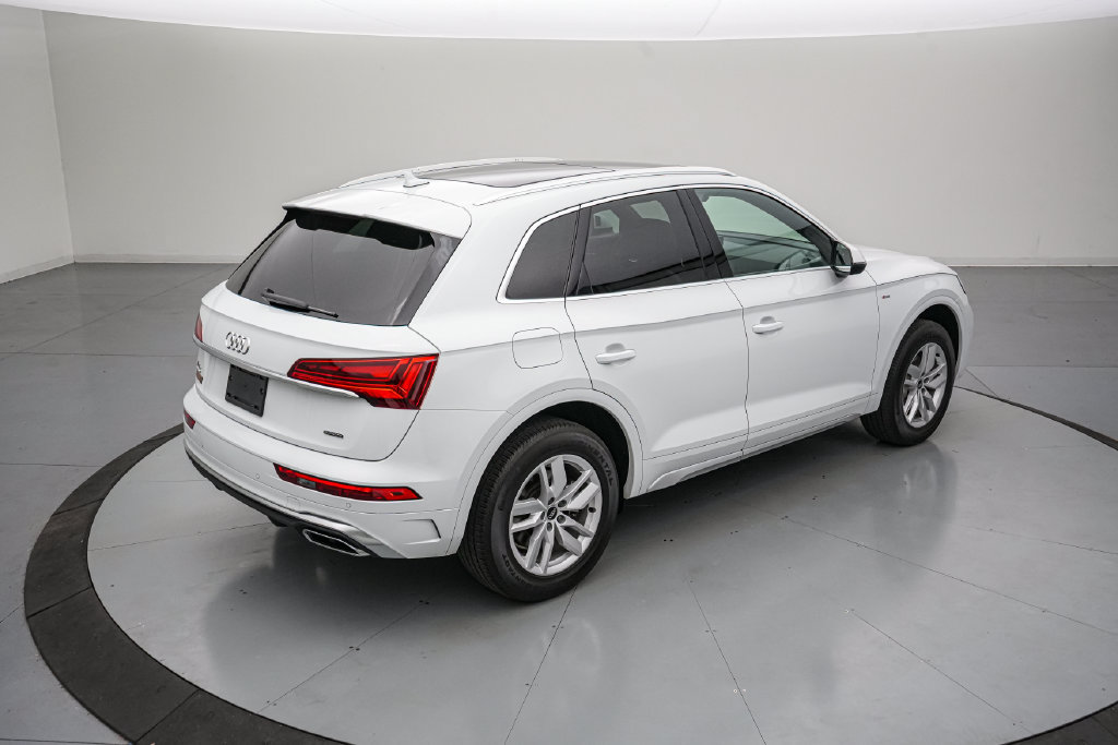 Used 2023 Audi Q5 2.0T Premium w/ Convenience Package AWD/4WD image 4