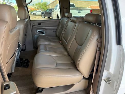 Used 2005 Chevrolet Silverado 3500 LT w/ Heavy-Duty Power Package AWD/4WD image 39