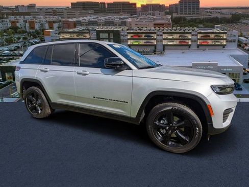 New 2025 Jeep Grand Cherokee Altitude RWD image 1
