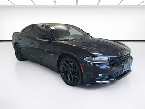 Used 2023 Dodge Charger SXT w/ Blacktop Package RWD image 3