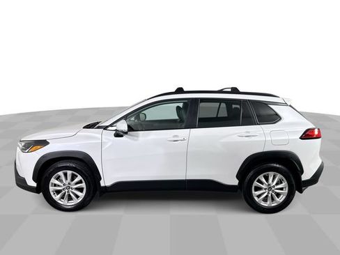 Used 2024 Toyota Corolla Cross LE FWD image 5