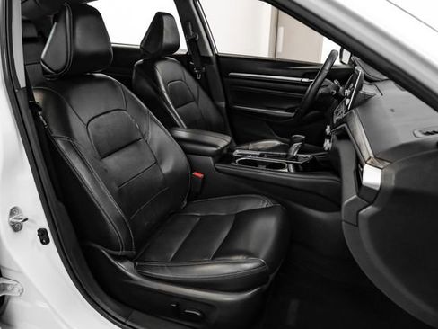 Used 2020 Nissan Altima 2.0 Platinum image 29