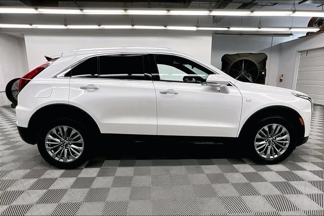 Used 2025 Cadillac XT4 Premium Luxury w/ LPO, Floor Liner Package AWD/4WD image 15