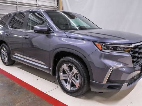 Used 2024 Honda Pilot EX-L image 3