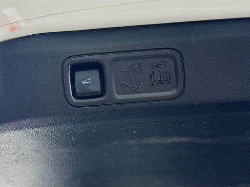 Used 2022 Ford Expedition Limited RWD image 32
