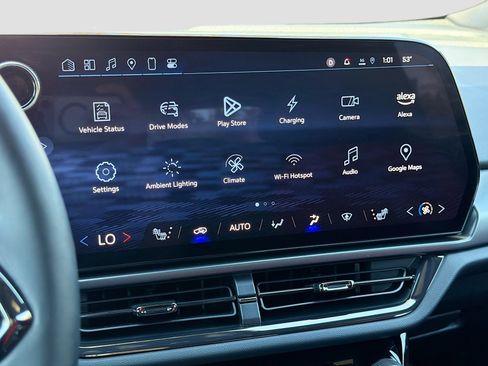 Used 2025 Chevrolet Equinox EV RS image 30