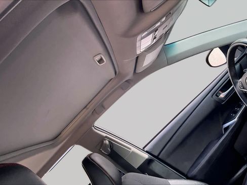 Used 2017 Toyota Camry SE FWD image 11