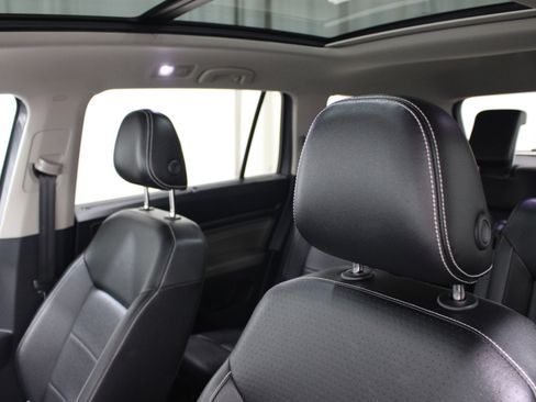 Used 2023 Volkswagen Atlas SEL AWD/4WD image 4