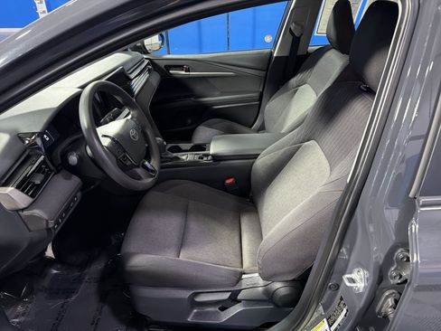 Used 2025 Toyota Camry LE FWD image 21