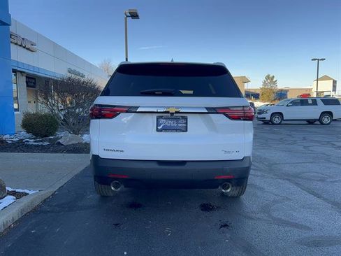 Used 2022 Chevrolet Traverse LT image 6