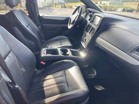 Used 2018 Dodge Grand Caravan GT image 9