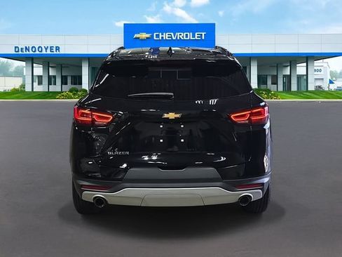 New 2025 Chevrolet Blazer LT w/ Convenience Package FWD image 9