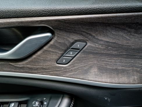 Used 2023 Jeep Grand Cherokee 4WD 4xe image 14