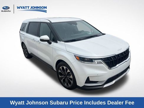Used 2022 Kia Carnival EX FWD image 1