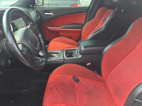 Used 2019 Dodge Charger Scat Pack w/ Plus Group RWD image 4