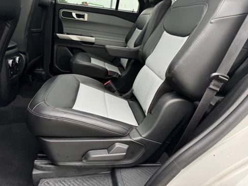 Certified 2023 Ford Explorer XLT w/ Equipment Group 202A AWD/4WD image 10