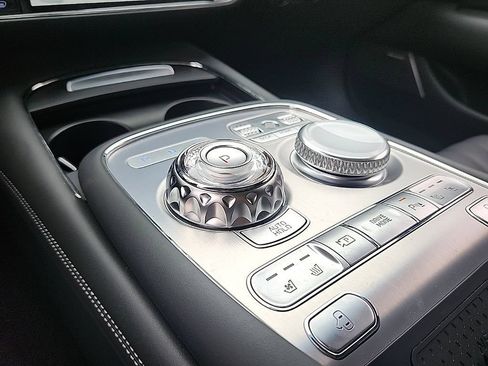 Used 2024 Genesis G90 3.5T AWD/4WD image 23