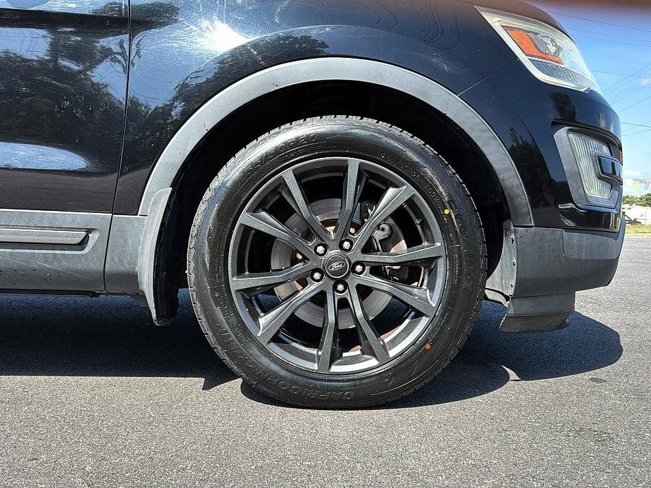 Used 2017 Ford Explorer XLT w/ Equipment Group 202A FWD image 26