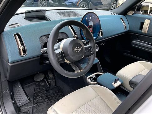 Used 2025 MINI Cooper Countryman S w/ Comfort Package Max image 16