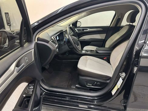 Used 2019 Ford Fusion SE w/ Equipment Group 151A image 46