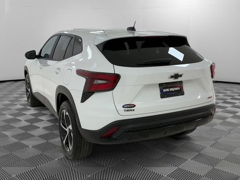 Used 2024 Chevrolet Trax RS FWD image 3