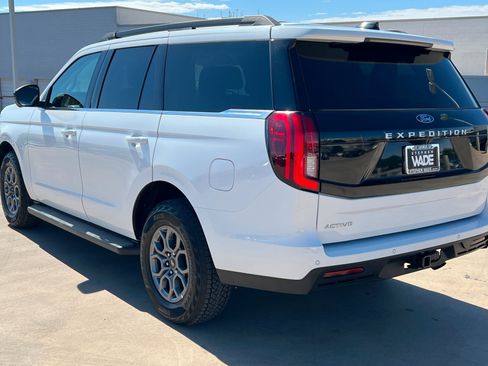 Used 2025 Ford Expedition Active AWD/4WD image 3