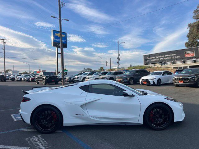Used 2024 Chevrolet Corvette Z06 RWD image 5