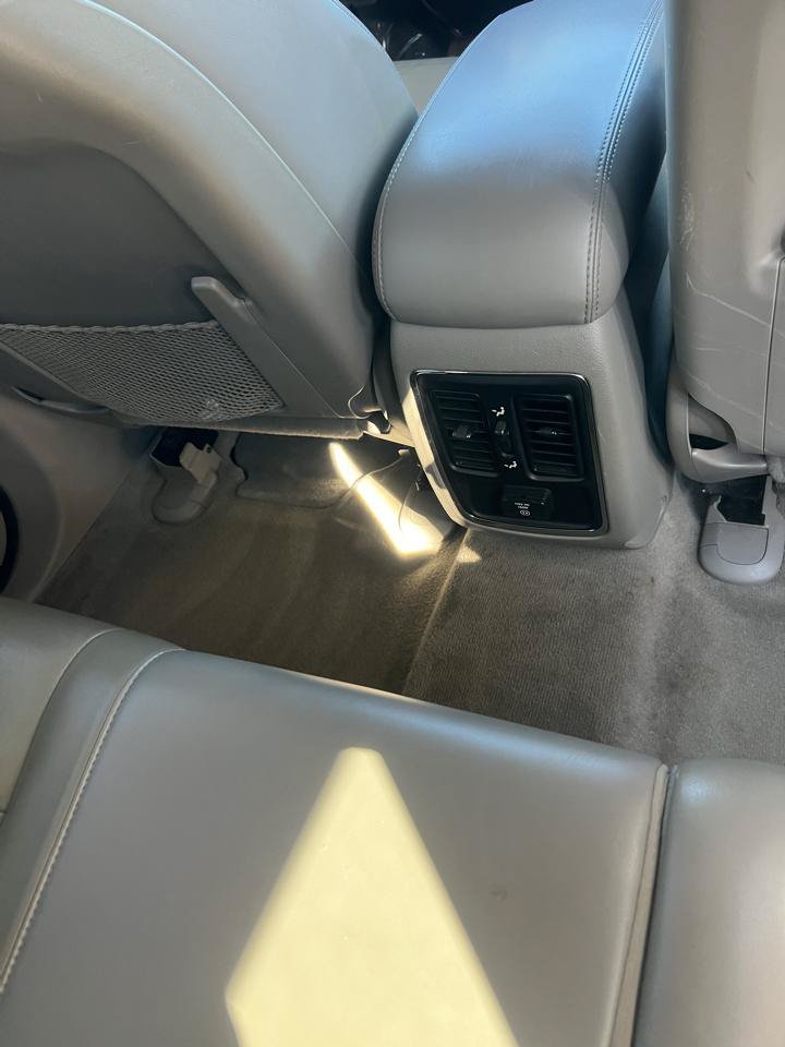 Used 2011 Jeep Grand Cherokee Laredo AWD/4WD image 7