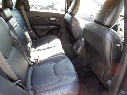 Used 2017 Jeep Cherokee Limited FWD image 22