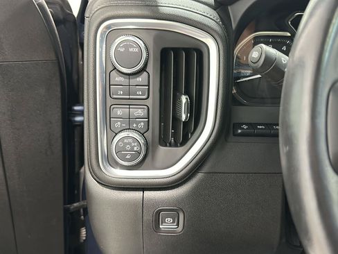 Used 2021 GMC Sierra 1500 Denali w/ Denali Ultimate Package AWD/4WD image 17