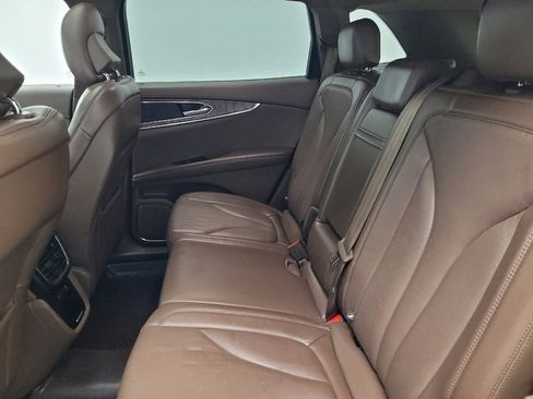 Used 2016 Lincoln MKX Reserve w/ Climate Package FWD image 18