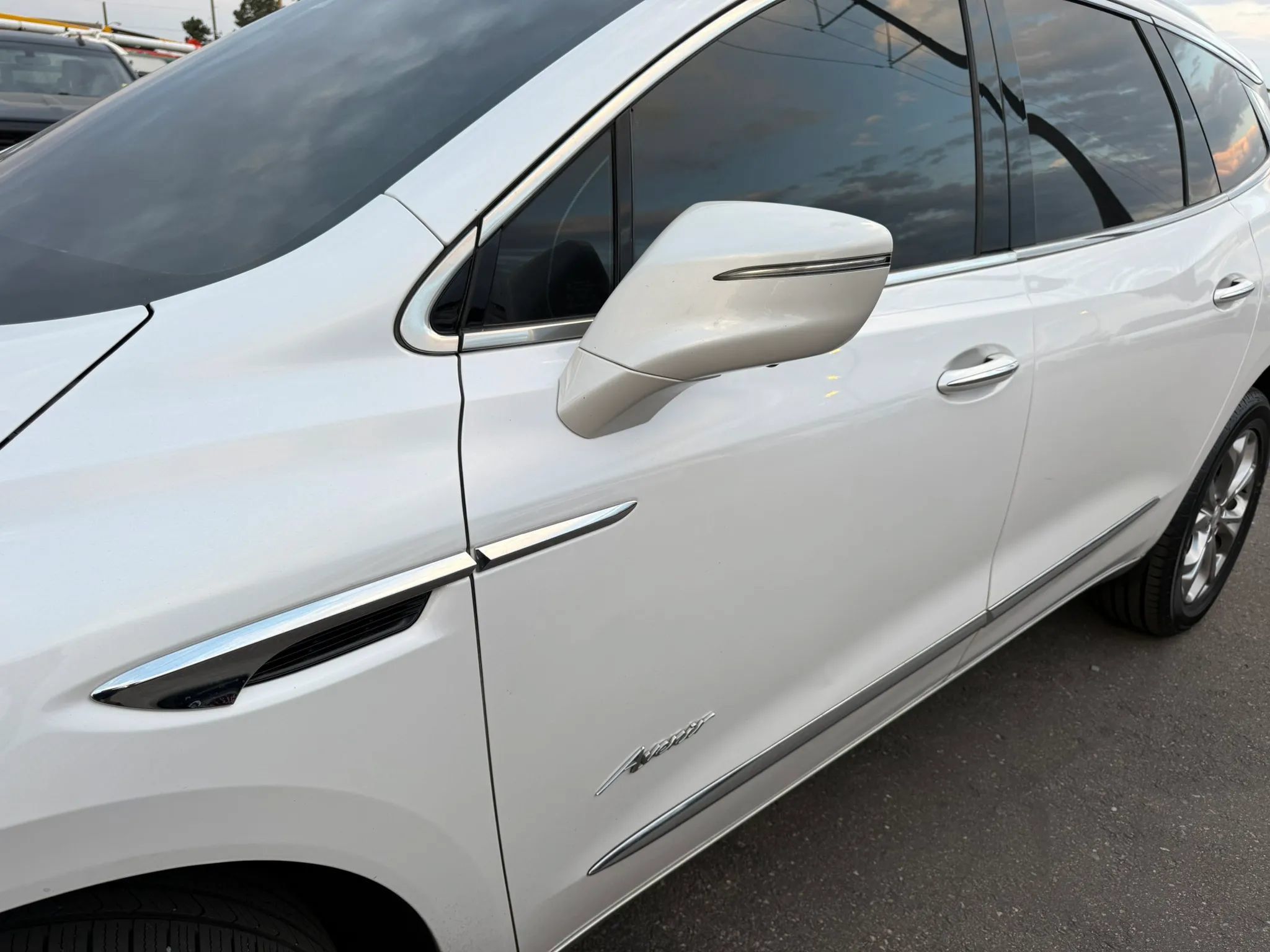 Used 2019 Buick Enclave Avenir w/ Avenir Technology Package AWD/4WD image 14