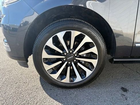 Used 2022 Lincoln Navigator Reserve image 6