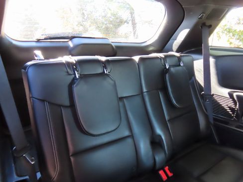 Used 2020 Ford Explorer ST w/ ST High-Performance Pack image 36