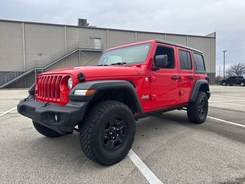 Used 2018 Jeep Wrangler Unlimited Sport image 2