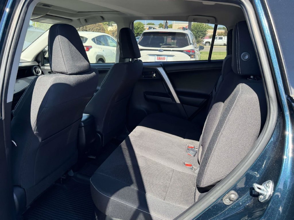Used 2018 Toyota RAV4 XLE w/ Convenience Package AWD/4WD image 15