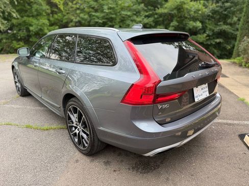 Used 2018 Volvo V90 T6 Cross Country w/ Convenience Package AWD/4WD image 3