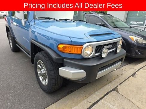 Used 2012 Toyota FJ Cruiser 4WD w/ Upgrade Pkg image 8