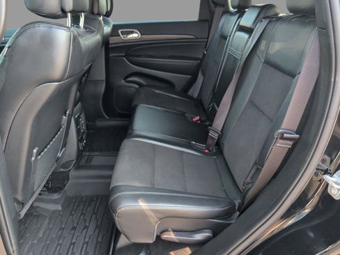 Used 2021 Jeep Grand Cherokee Laredo X RWD image 31
