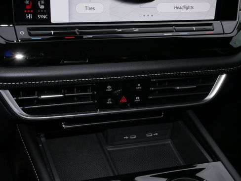 Certified 2024 Volkswagen Atlas SEL Premium R-Line image 23