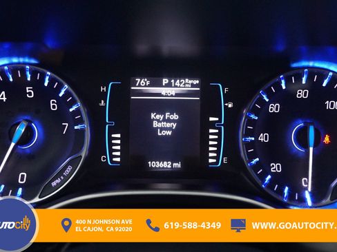 Used 2020 Chrysler Pacifica Touring-L FWD image 3