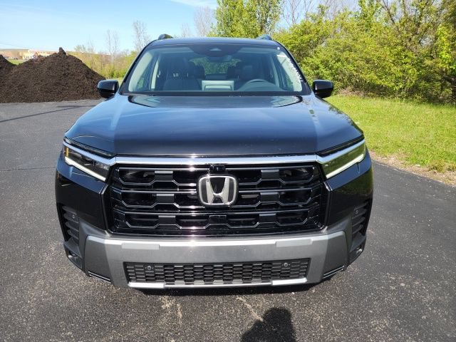 New 2026 Honda Pilot Touring image 2