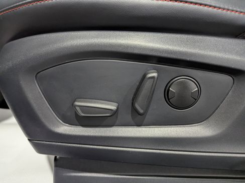 Used 2025 Ford Explorer ST-Line image 17