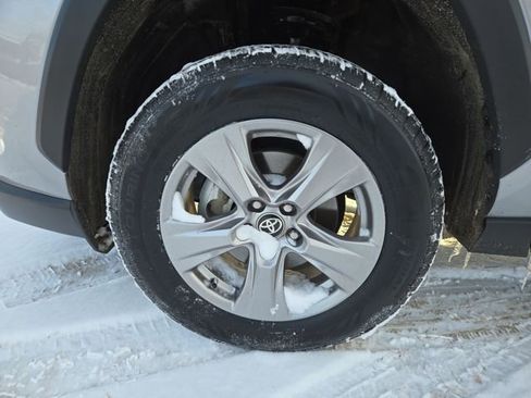 Used 2023 Toyota RAV4 XLE image 7